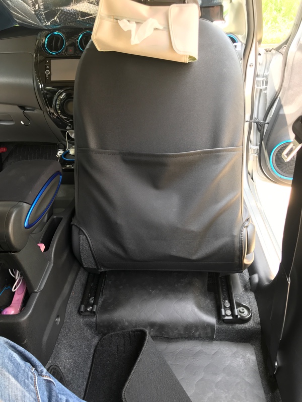 運転席シート下にロードノイズ低減マットを設置（日産 ノート e-POWER・E12）by プリーストよし - みんカラ