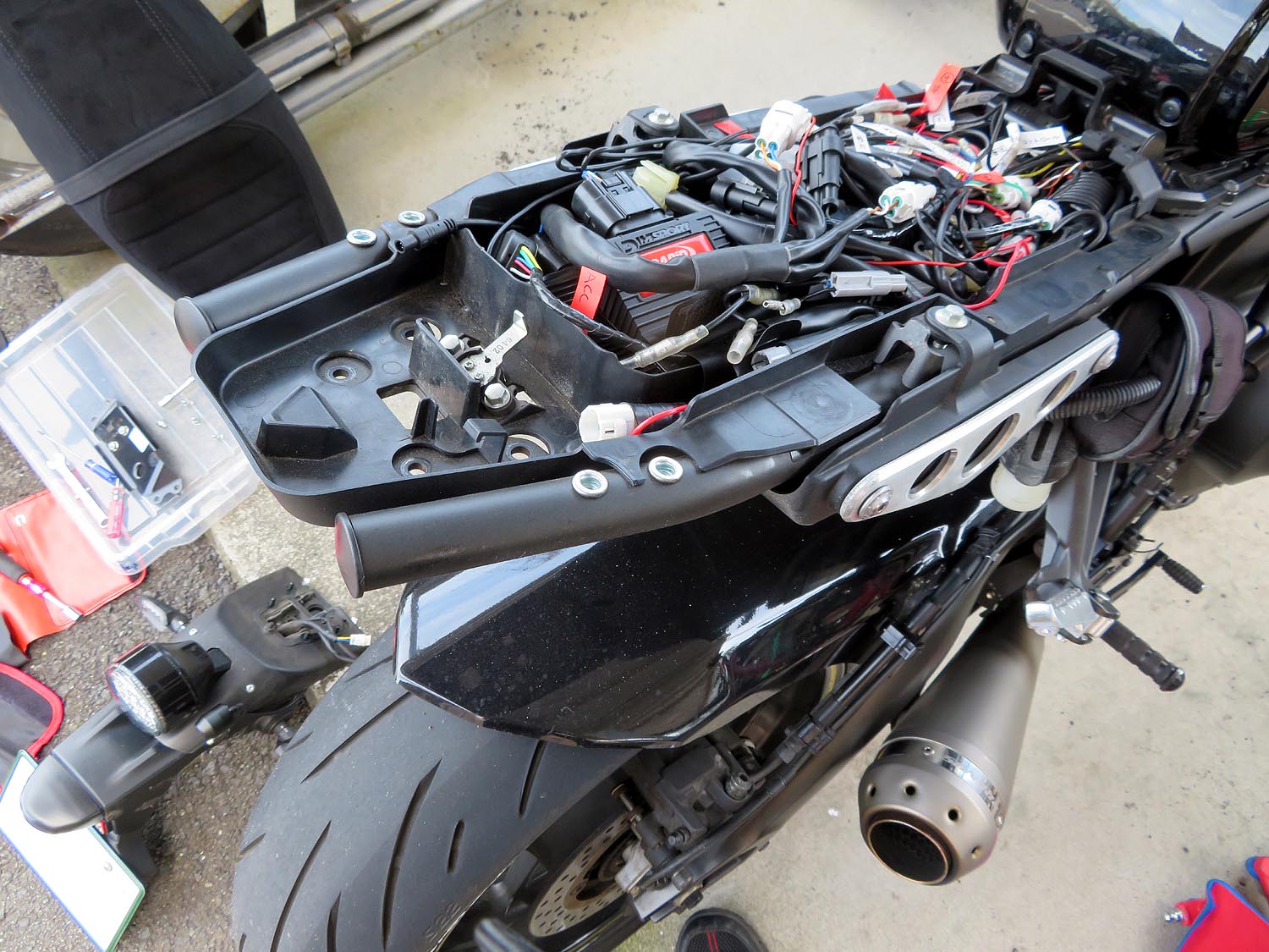 ワイズギア フェンダーレスキット取り付け（ヤマハ XSR900）by