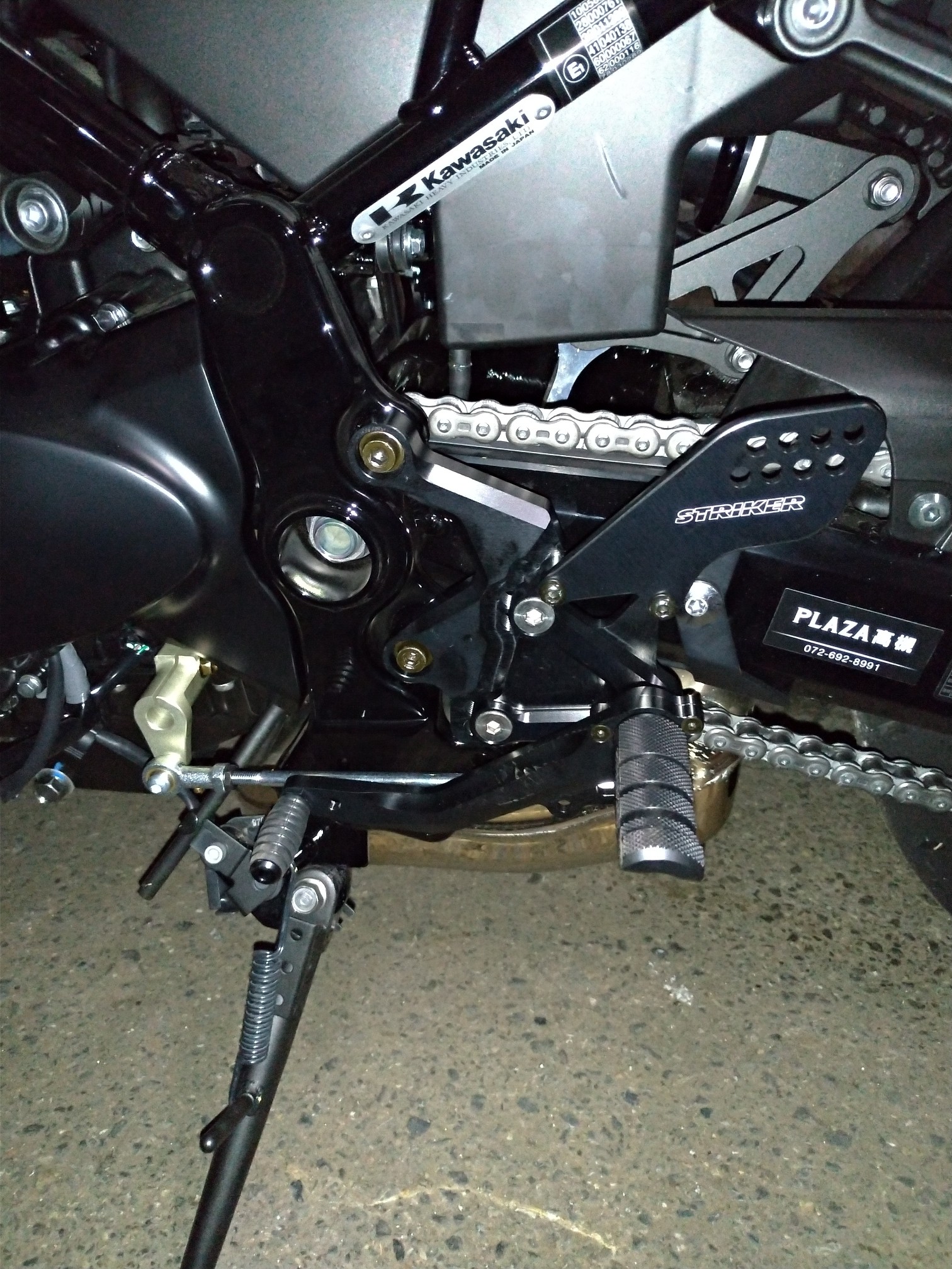 STRIKER バックステップ取り付け（カワサキ Z900RS）by w.h