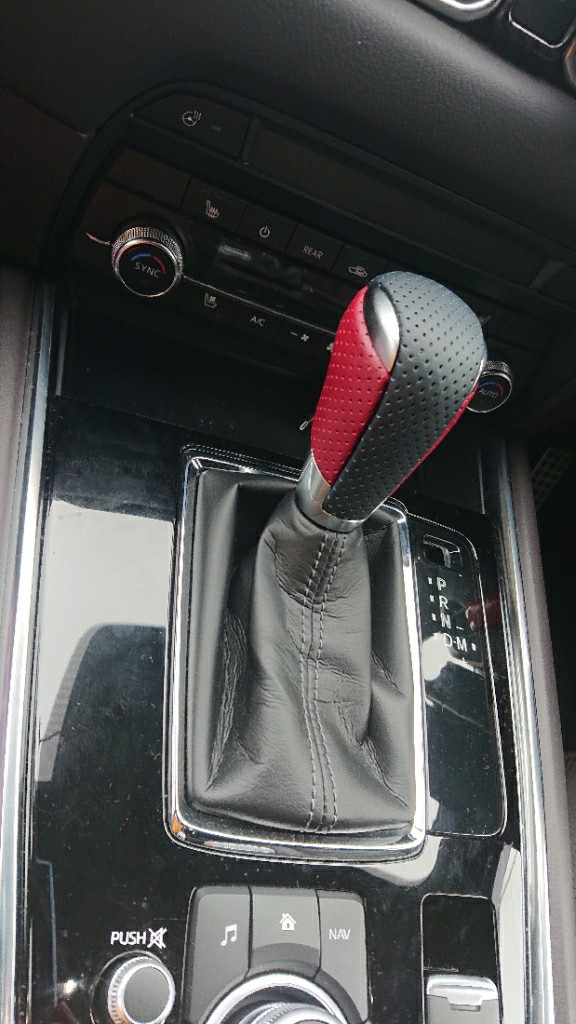 純正シフトノブを本革巻き替えシフトノブに交換！（マツダ CX-8