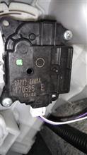 エアコン エアミックスアクチュエータ交換（日産 ノート・E12