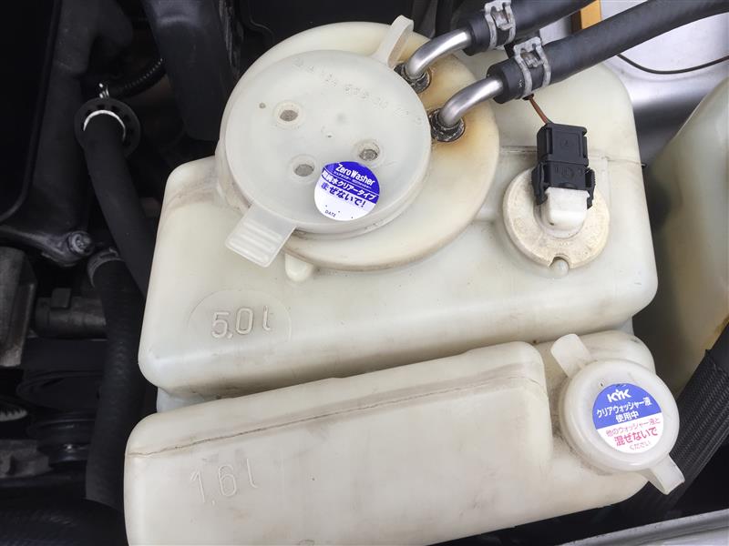 Eクラス ステーションワゴン S210 19年9月1日 スーパーオートバックスでクリアウォッシャー液補充 146 315km By オンボロベンツ乗り みんカラ