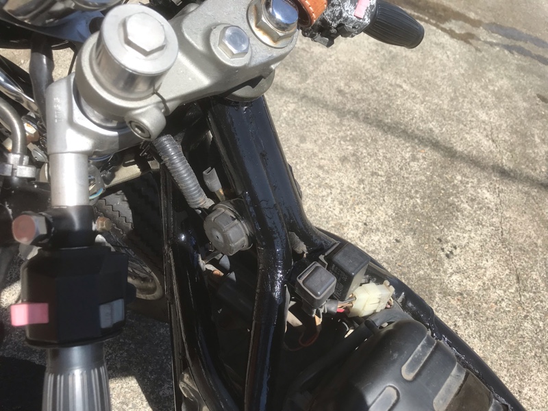 魔が差したので（笑）フレーム黒くしました。（ヤマハ SRV250
