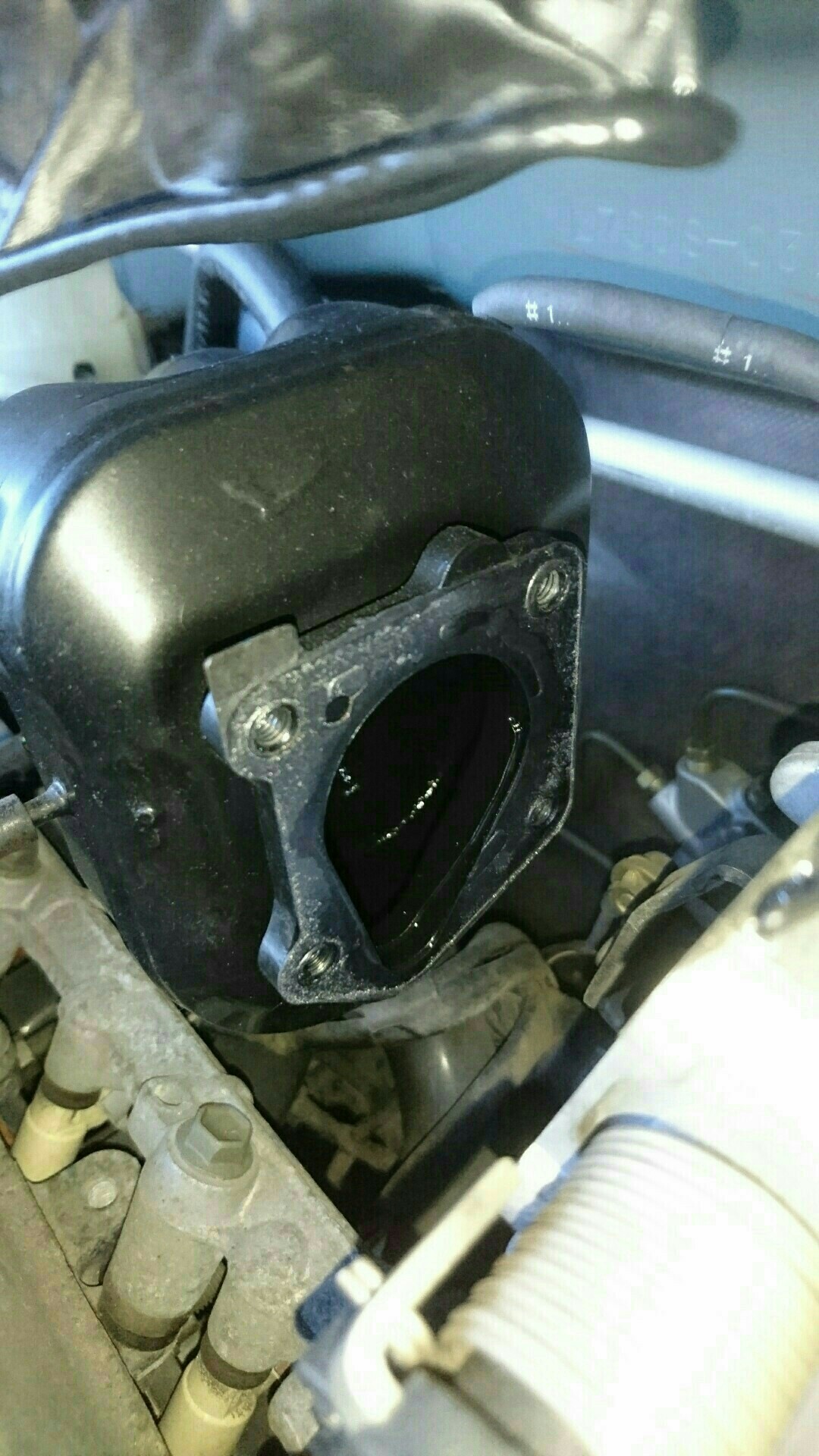 スロットルスペーサー取り付け(ダイハツ ミラジーノ・L700/710 スロットルスペーサー取り付け(ダイハツ ミラジーノ・L700/710