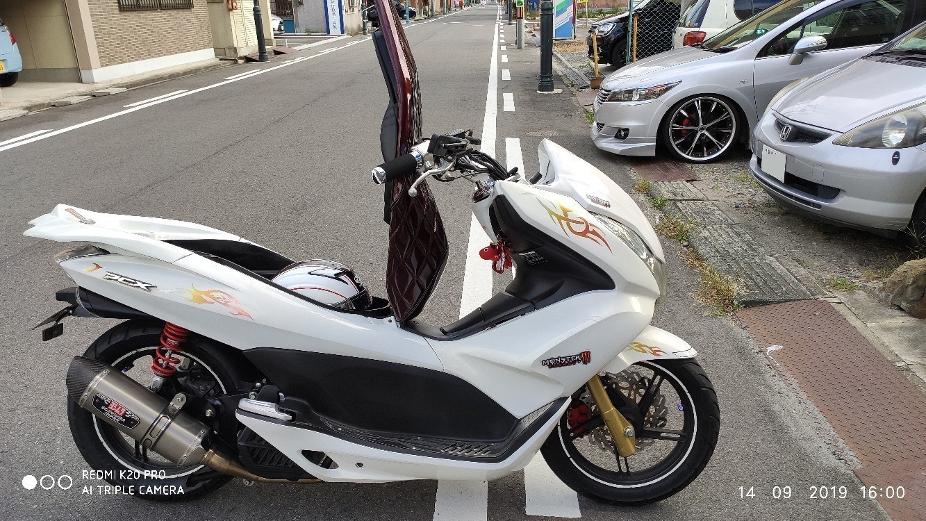 もう少し後ろへ。セットバックスペーサー取り付け（ホンダ PCX
