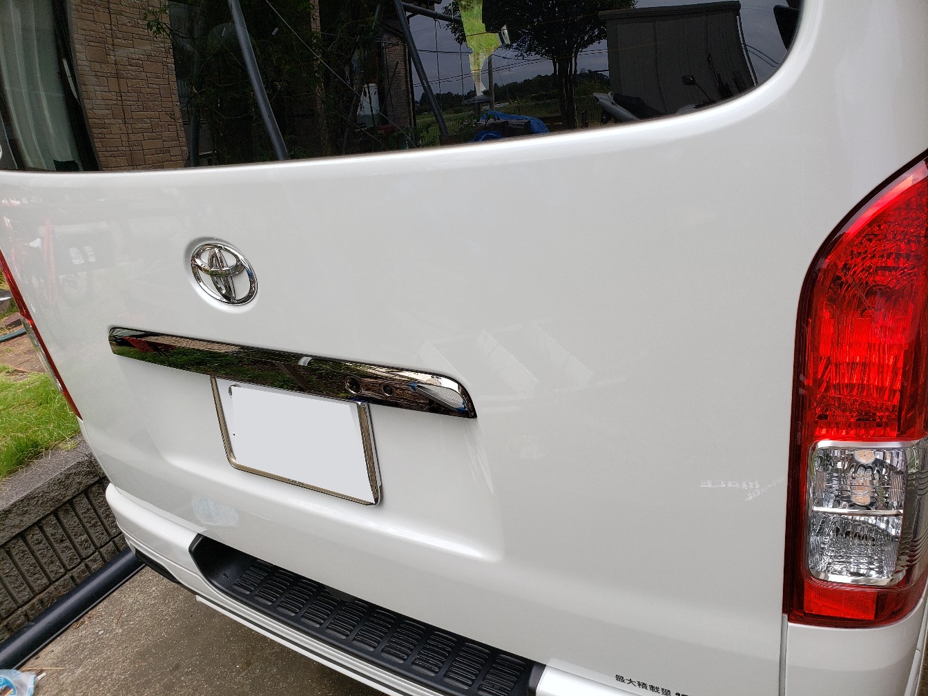 ハイエース 純正エンブレムセット 新車外し - メルカリ