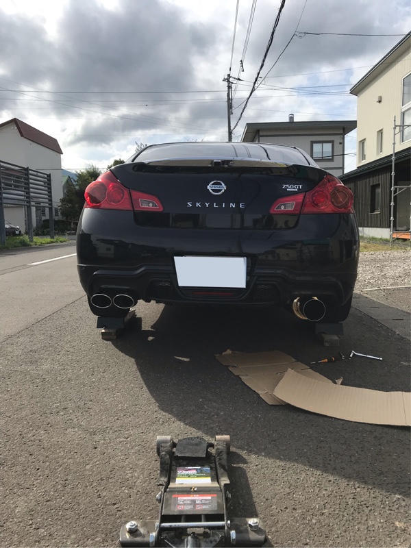 RAIZER砲弾マフラー取り付け（日産 スカイライン・V36）by