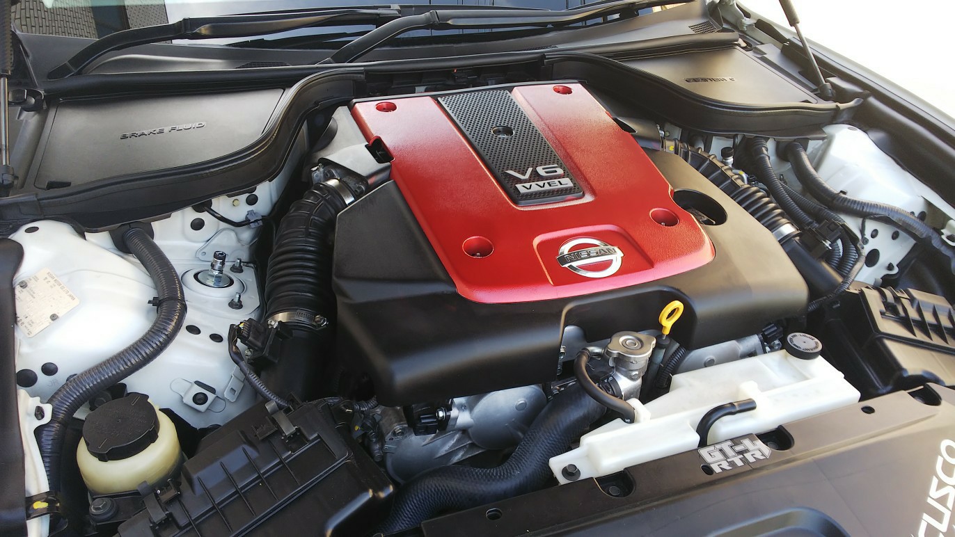 エンジンカバー塗装(日産 スカイラインクーペ・V36)by touya33 - みんカラ エンジンカバー塗装(日産 スカイラインクーペ・V36)by touya33 - みんカラ