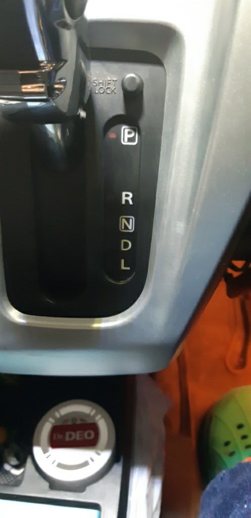 シフトパネルの電球交換と文字色変え(スズキ ハスラー・MR31S/MR41S シフトパネルの電球交換と文字色変え(スズキ ハスラー・MR31S/MR41S