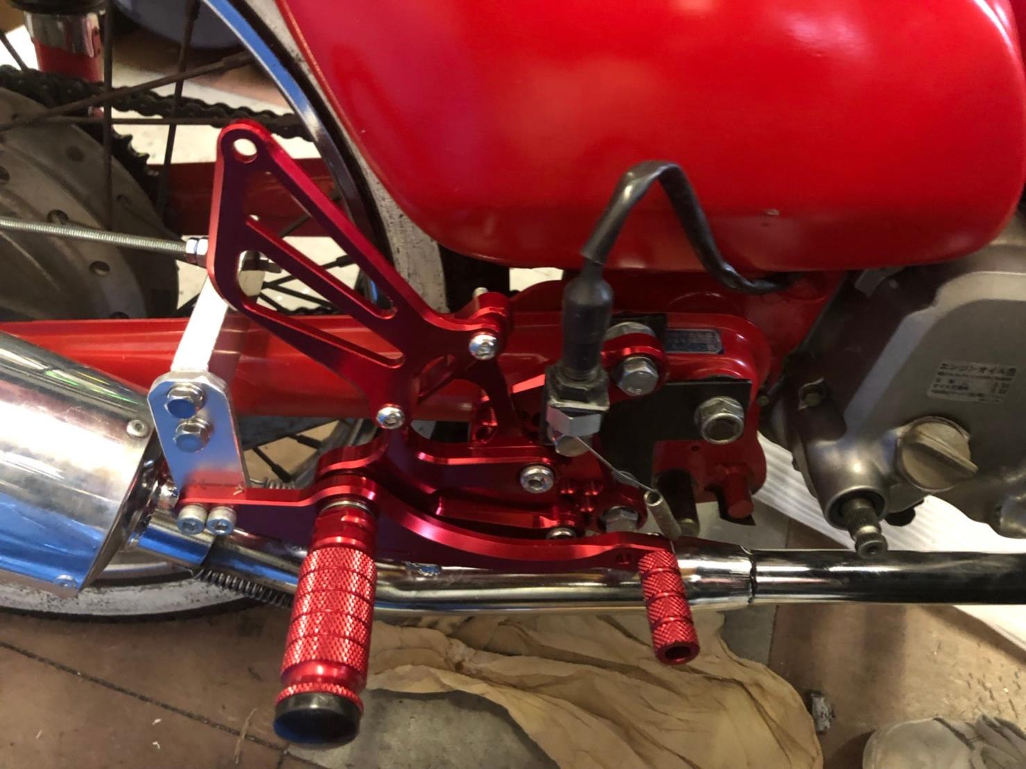 バックステップの取り付け工事 完成 ホンダ スーパーカブ50 By 紅峯 みんカラ バックステップの取り付け工事 完成 ホンダ スーパーカブ50 By 紅峯 みんカラ