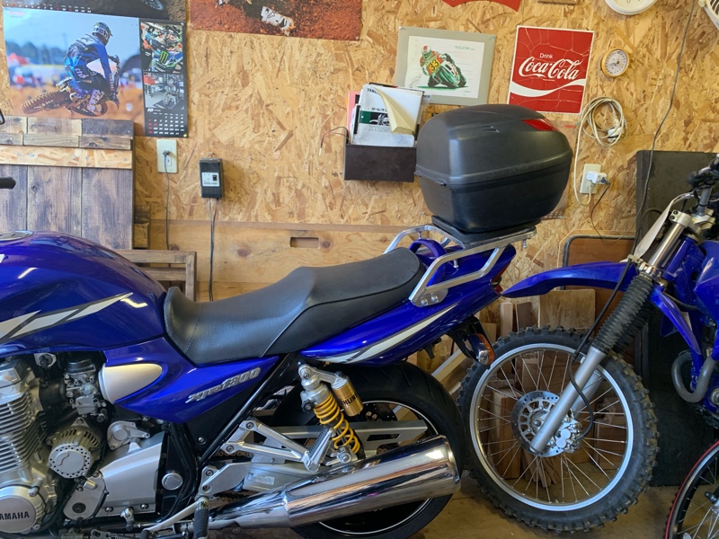 リヤキャリア取り付け（ヤマハ XJR1300）by ピカ中 - みんカラ