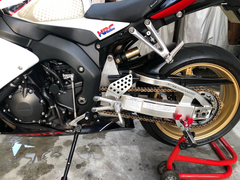 Sc57 チェーン スプロケット フロント リア 交換 その1 ホンダ Cbr1000rr Sc57 後期 By 9 Taro みんカラ