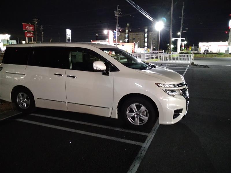 スタッドレスタイヤに交換した。(日産 エルグランド・E52)by ゆう