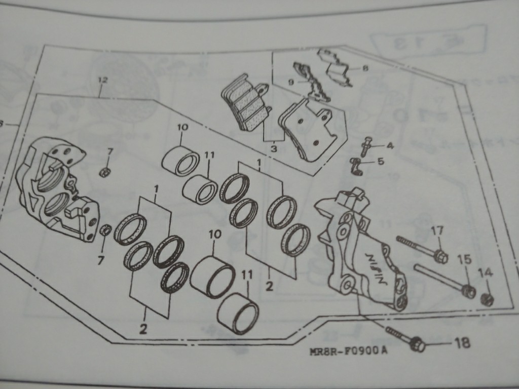前後ブレーキキャリパーオーバーホール（ホンダ RVF）by Mick
