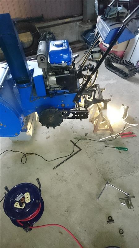 除雪機ヤマハYT660Eトラックアセンブリ交換（クボタ トラクター