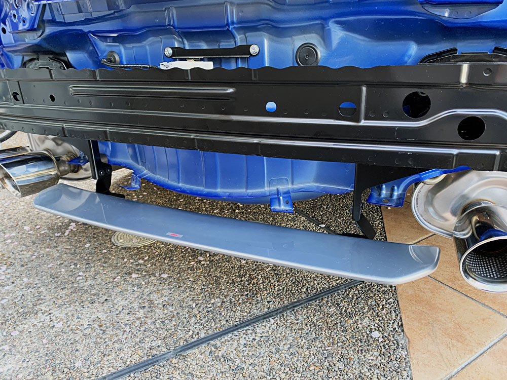 wrx sti (vab)純正リアアンダースポイラー 取り付け部品付