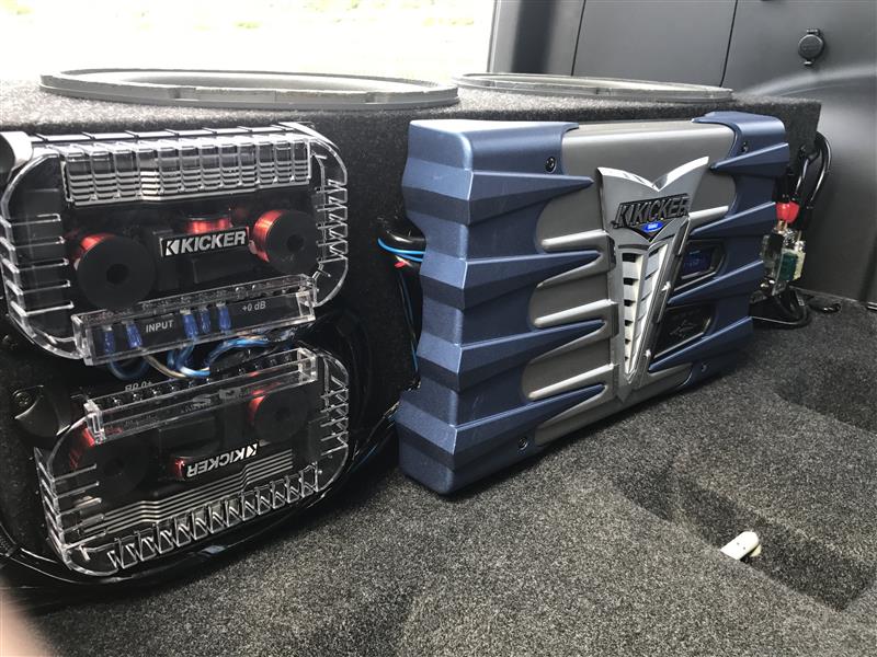 高感度ショップで2023年売れたブランド KICKER SX900.4 SX650.1（スズキ エスクード・TD#4）by カーオーディオ