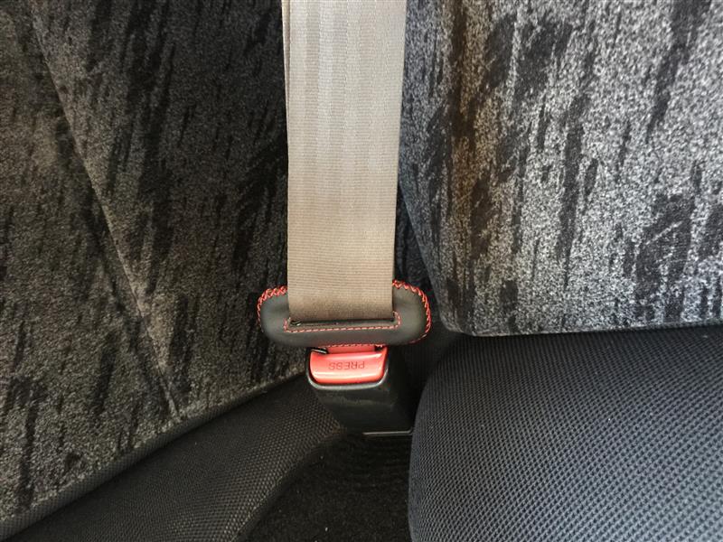シートベルトASSY(運転席側)の交換（スズキ カプチーノ・EA11R