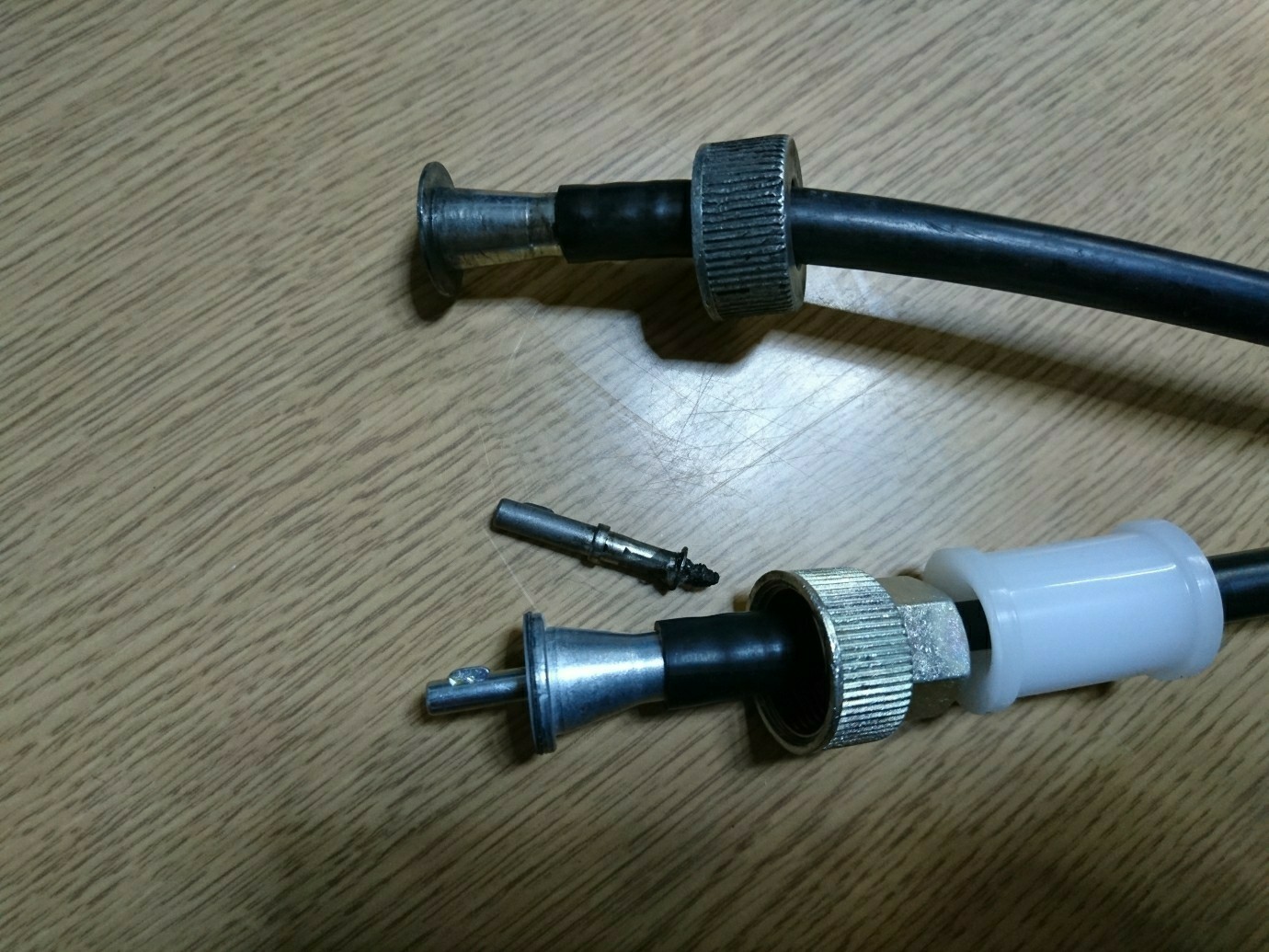 スピードメーターケーブル交換