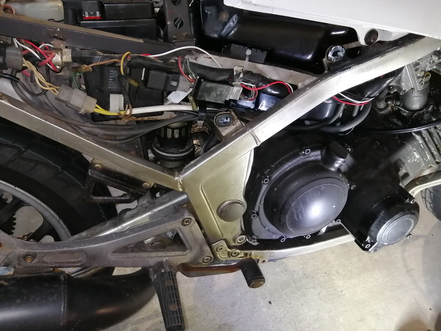 ステーターコイル交換(巻き替え品)（ヤマハ FZ250 Phazer