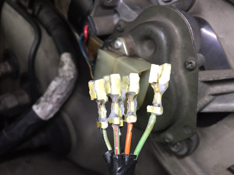 クランク角センサーとワイパーモーターのカプラー交換（日産