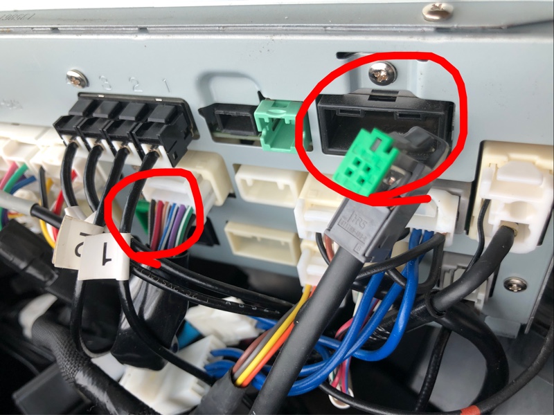 HDMI/USBケーブル取付（トヨタ ランドクルーザープラド・150系