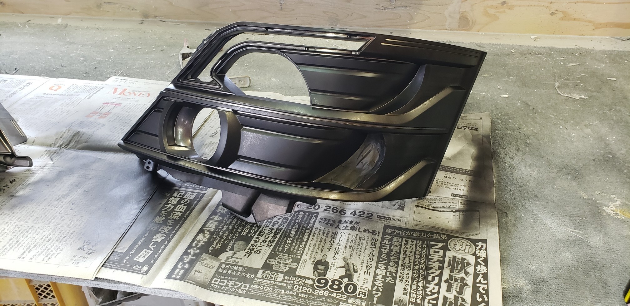 ヘッドライトインナーブラック塗装(日産 NV350キャラバン・E26)by I