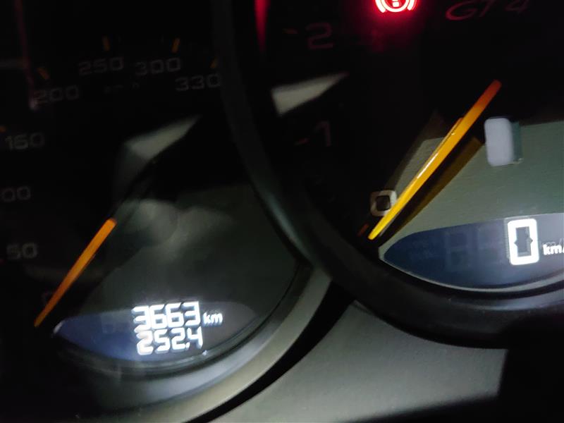 3663km ブレーキエアー抜きとタイヤ交換 ポルシェ 718 ケイマン By ベンプリ僕 みんカラ
