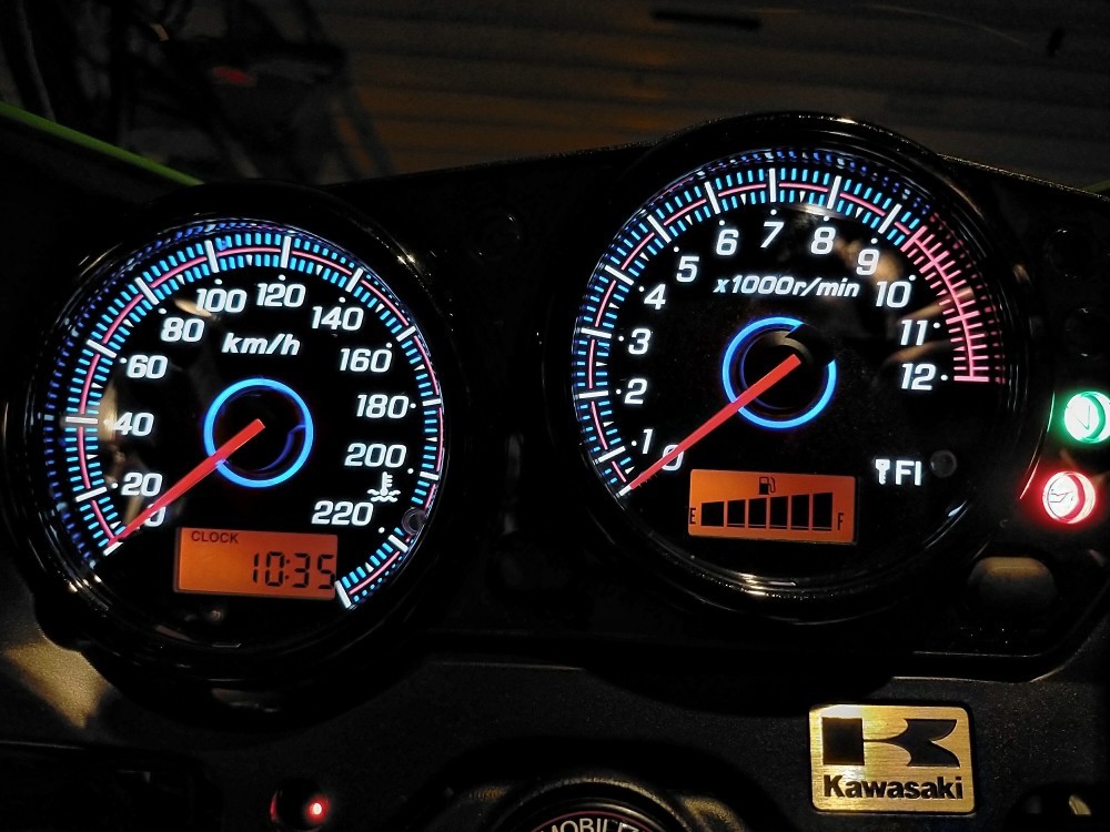 ヤフオクELメーター取付（カワサキ ZRX1200 DAEG）by Z1_DAEGER