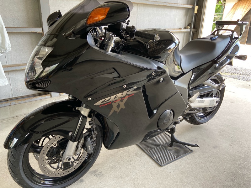 ハーフカウル（ホンダ CBR1100XX スーパーブラックバード）by 虎
