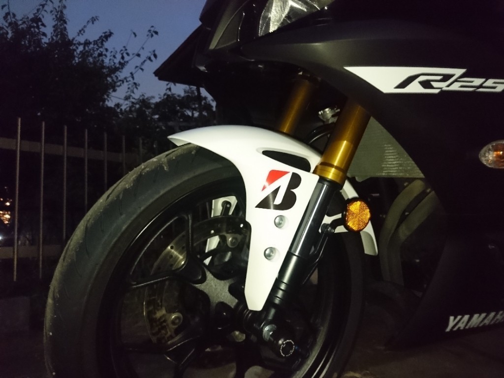 YZF-R25 '19モデル 純正フロントフェンダーをショート化（ヤマハ