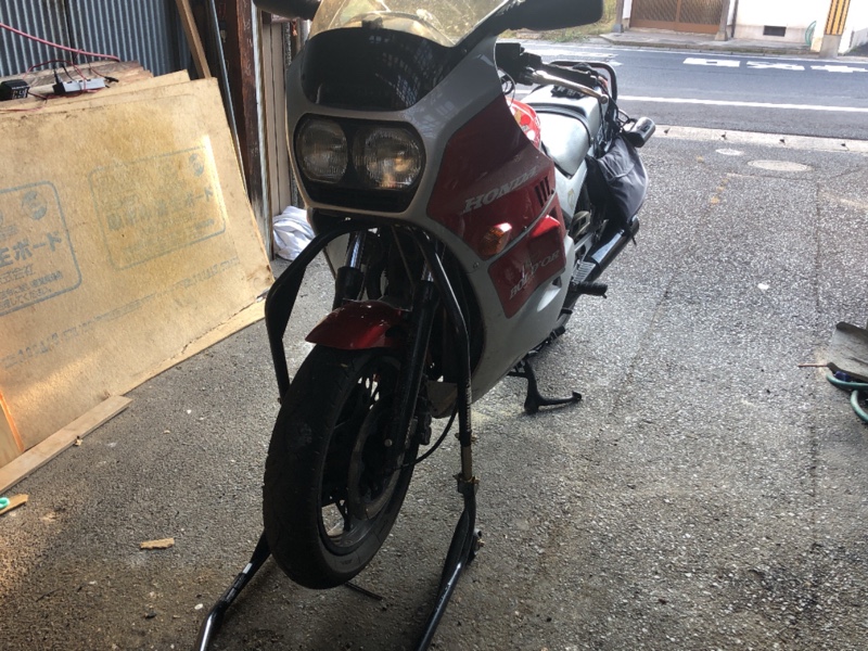 フロントタイヤ交換（ホンダ CBX750Fボルドール）by かいまん