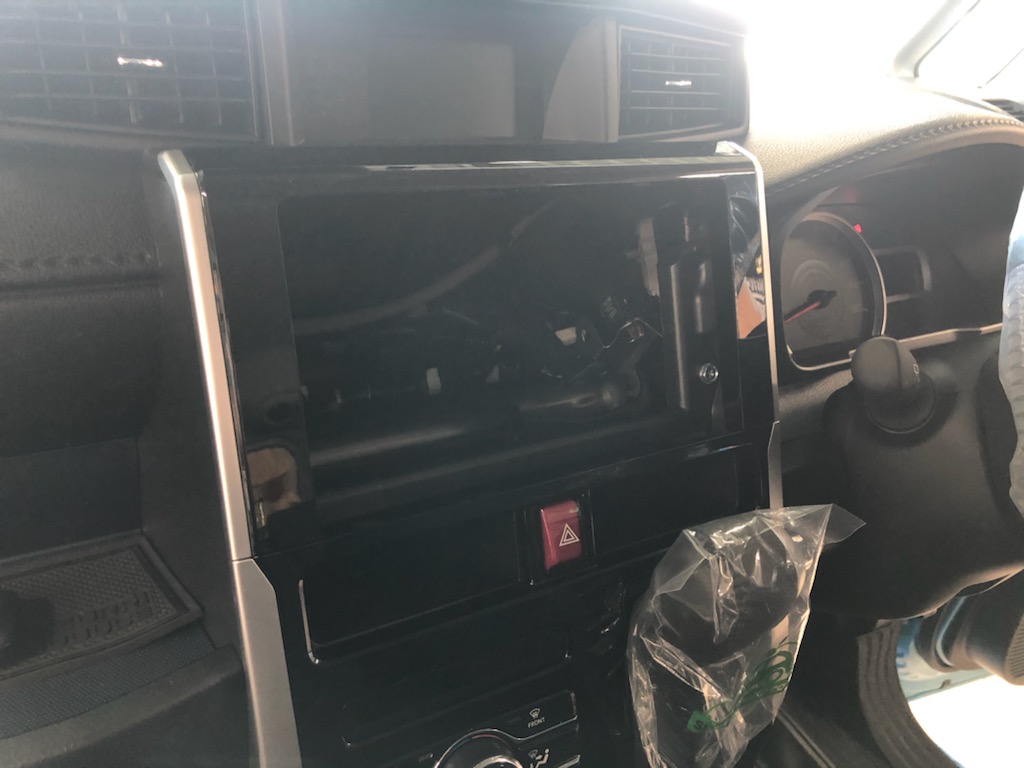 ケンウッド 9インチ 取付♪(トヨタ ルーミーカスタム・M900A/M910A ...
