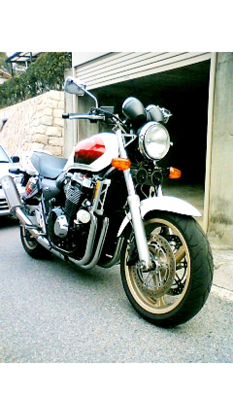 ウインカーの位置変更（ホンダ CB1300 SUPER FOUR (スーパー
