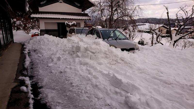 突然のドカ雪の犠牲に トヨタ ヴィッツ By Kanahata みんカラ 突然のドカ雪の犠牲に トヨタ ヴィッツ By Kanahata みんカラ