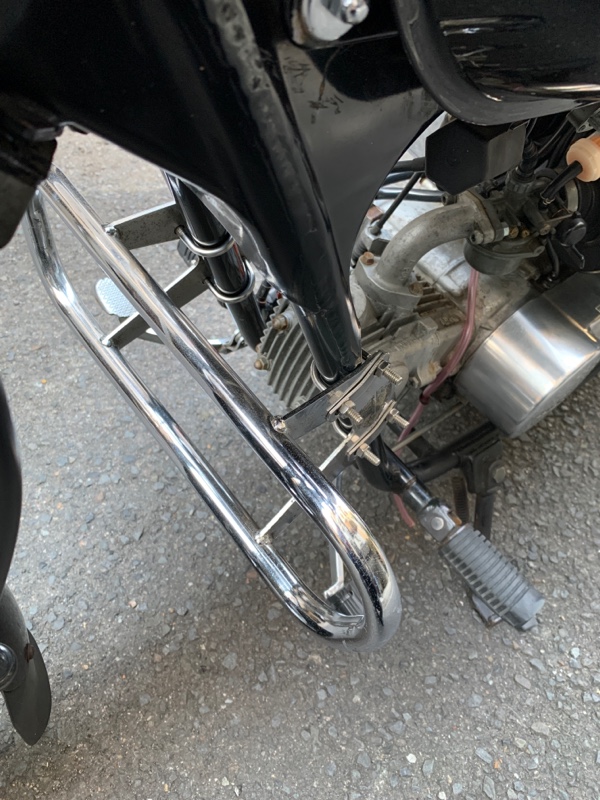 純正エンジンガード取り付け1/2（ホンダ ジャズ（バイク））by