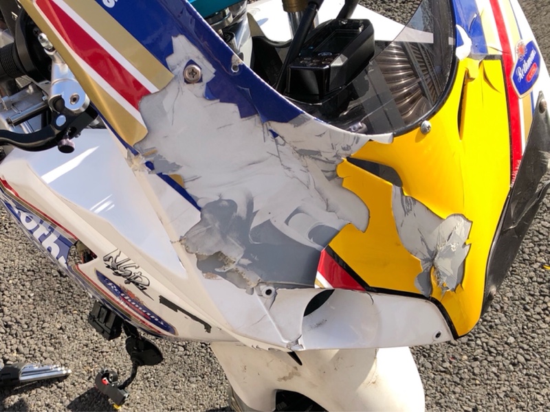 NSR-4st作成14）frp カウル の補修とマフラー位置確認。（ホンダ