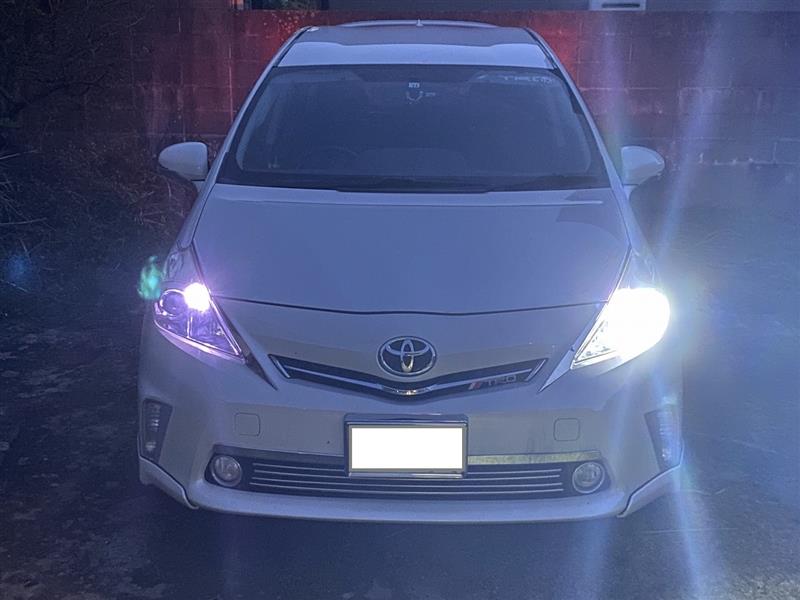 プリウスα ZVW41W 右ヘッドライト LED 47-42 81110-47290 送料