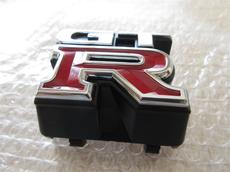 BCNR33 フロントグリルエンブレム交換(日産 スカイラインGT‐R・R33 ...