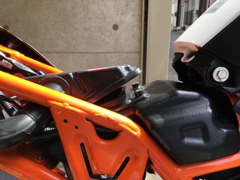 エアクリーナー点検（KTM 390DUKE）by ridethewind - みんカラ