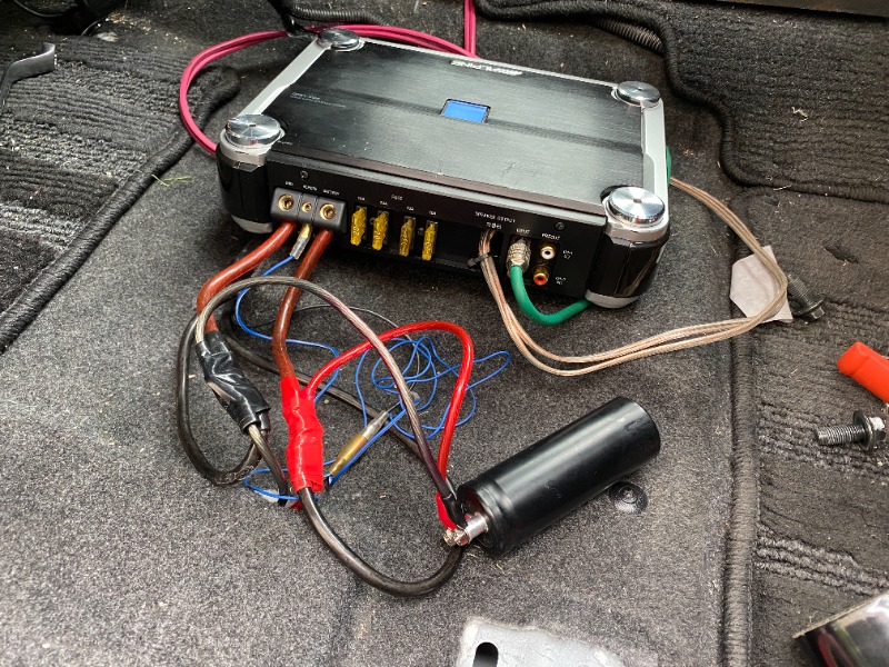 オーディオ電源強化 ～キャパシタ＆ブレーカー取付～（マツダ