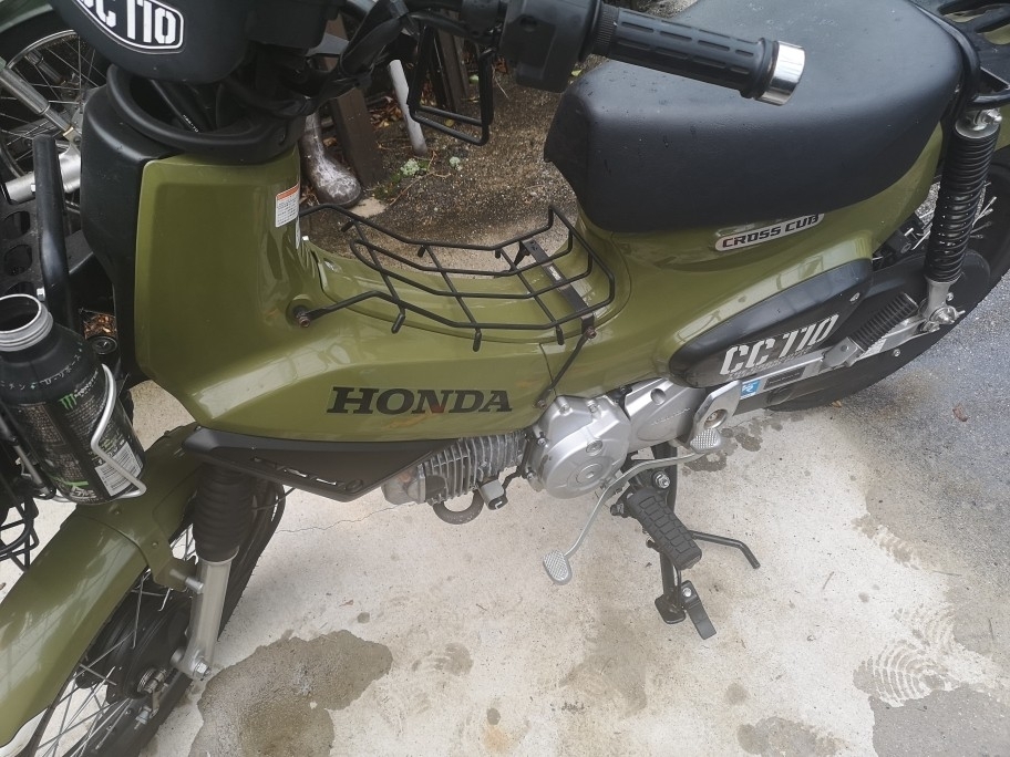 JA45、レッグシールド取り付け(ホンダ クロスカブ CC110)by 川崎ミク