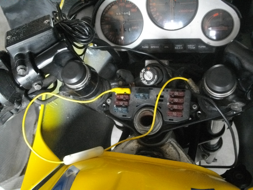 VT250FEの電圧計取り付け（ホンダ VT250FE）by tk3 - みんカラ
