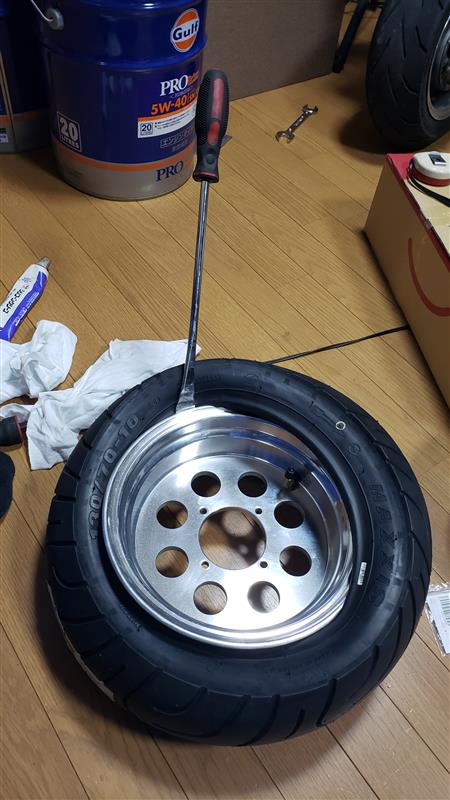 リヤホイール8インチ4.0J→10インチ4.5J化①/2♪（ホンダ