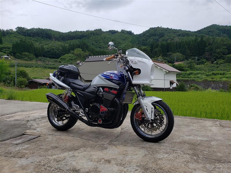 オオノスピード製 GS1000S レプリカアッパーカウル装着（スズキ