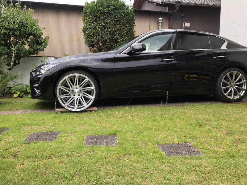 v37 400R 純正ホイール、タイヤ 245/40r19 ＋50 114.3 （NISSAN