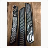 RALLY  TUNING BUMPER GUARD  の左側のバンパーガードを自作してみました。ダミーマフラーとは言え、やはりトコットに4本出しは不自然なため、左側はマフラーカッターレス仕様にしたく雨も降っていて暇だったので手持ちのアイテムで作ってみました。