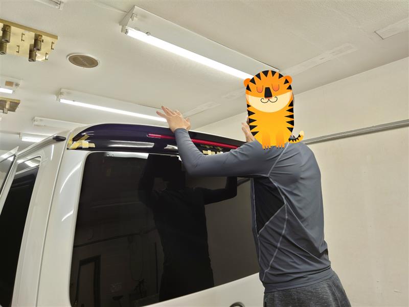 ダイナスティのLEDリアスポイラー取り付け その2（トヨタ