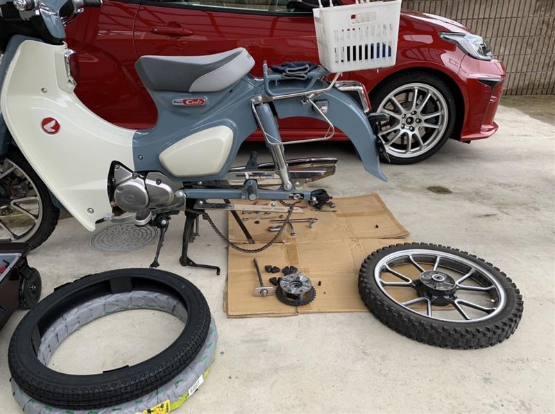 前後タイヤ交換その1（ホンダ スーパーカブC125(JA48)）by