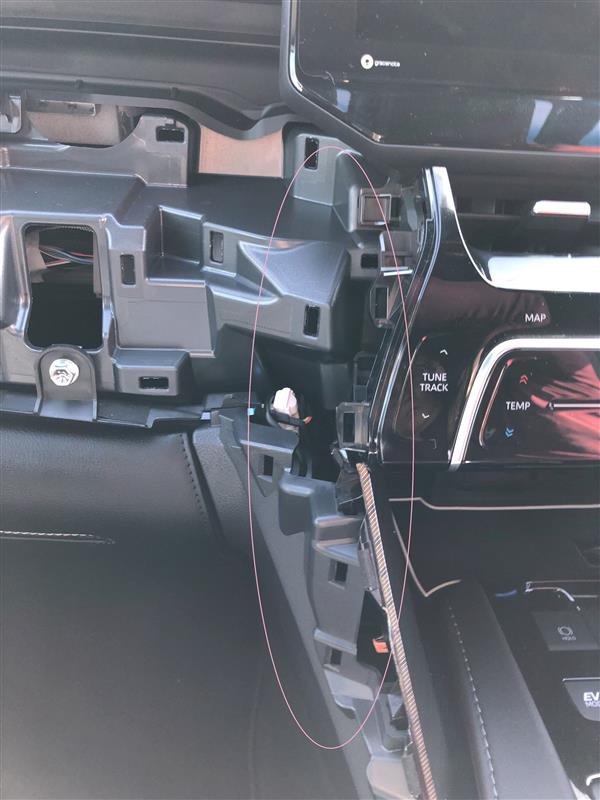 レクサスNX用プッシュスタートスイッチへ交換（トヨタ ハリアー